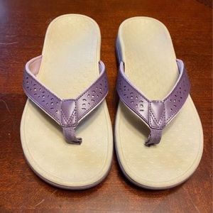 Vionic Women’s Sandal with Arch Support Casandra Toe Post Ladies Size 9